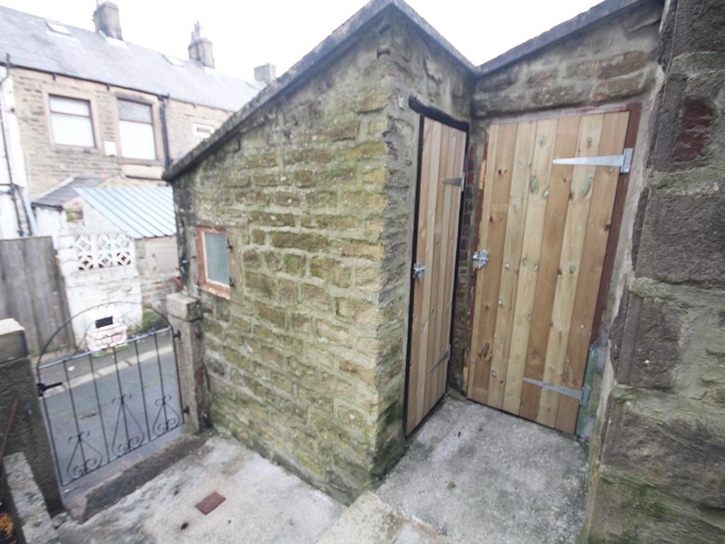 3 bedroom mid terrace house To Let in Barnoldswick - IMG_1236.jpg